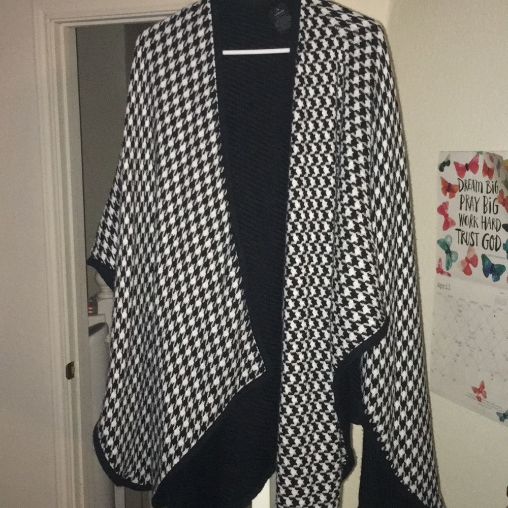 CLASSY AND COMFY PONCHO